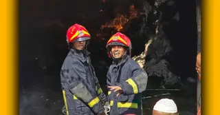 প্রায় দুই ঘণ্টার চেষ্টায় নিয়ন্ত্রণে টঙ্গীর তুলার গুদামের আগুন